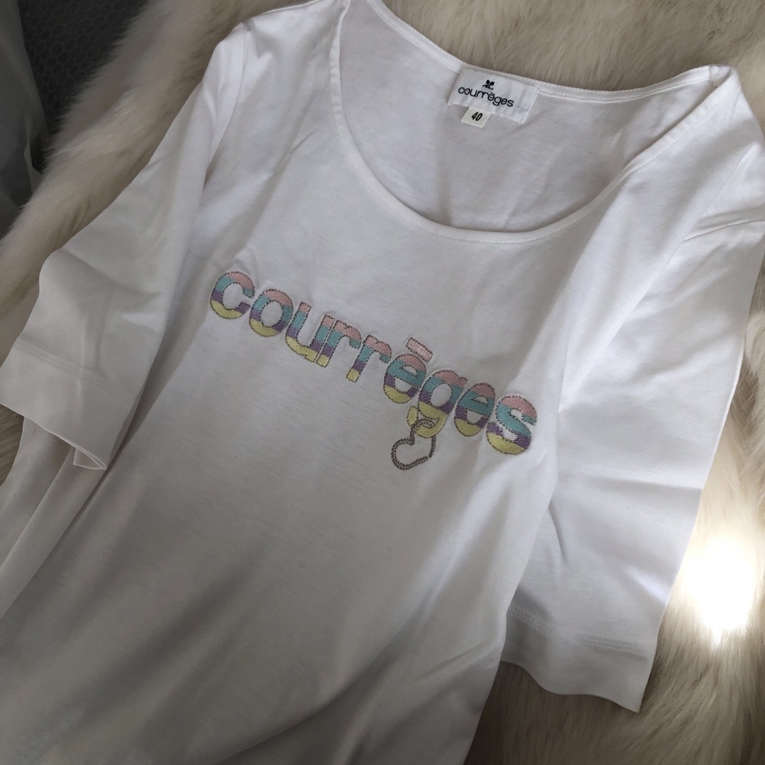 Lochie(ロキエ)のcourreges logo t🩷 レディースのトップス(Tシャツ(半袖/袖なし))の商品写真