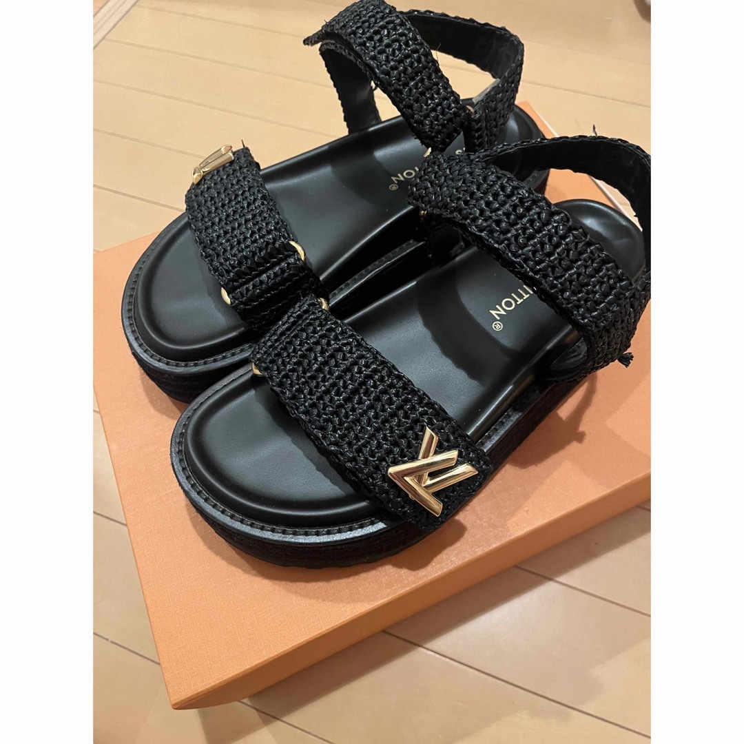 LOUIS VUITTON(ルイヴィトン)のルイヴィトン　コルドバラインサンダル　LOUIS VUITTON LV レディースの靴/シューズ(サンダル)の商品写真