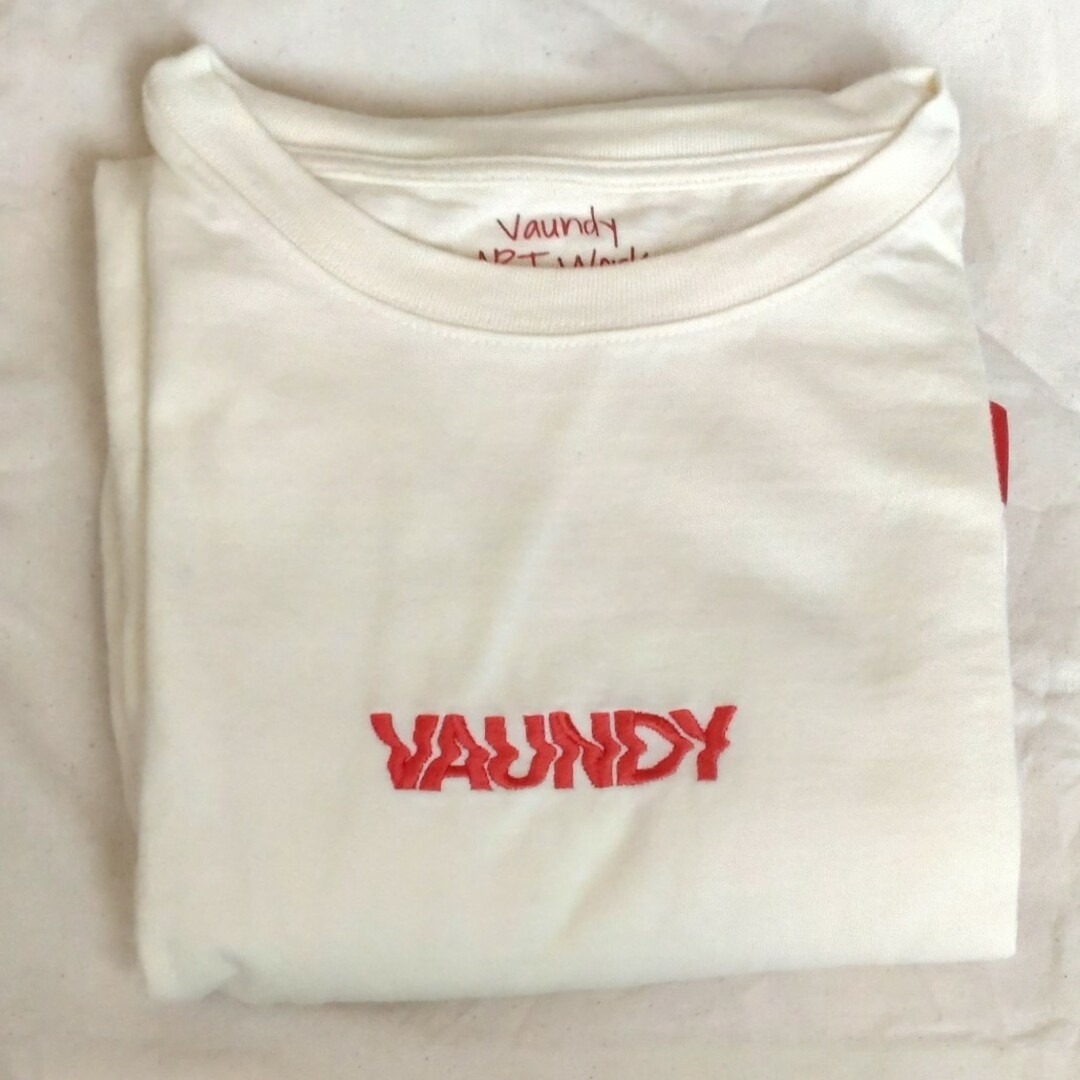 Vaundy ロゴＴシャツ XL 銀テ メンズのトップス(Tシャツ/カットソー(半袖/袖なし))の商品写真