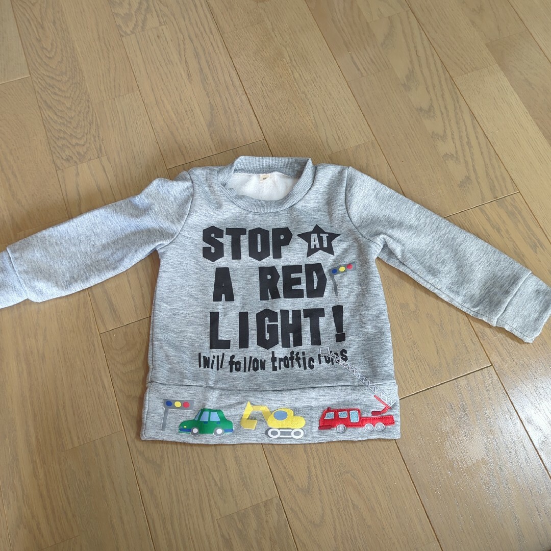 95センチ　裏起毛トレーナー キッズ/ベビー/マタニティのキッズ服男の子用(90cm~)(Tシャツ/カットソー)の商品写真