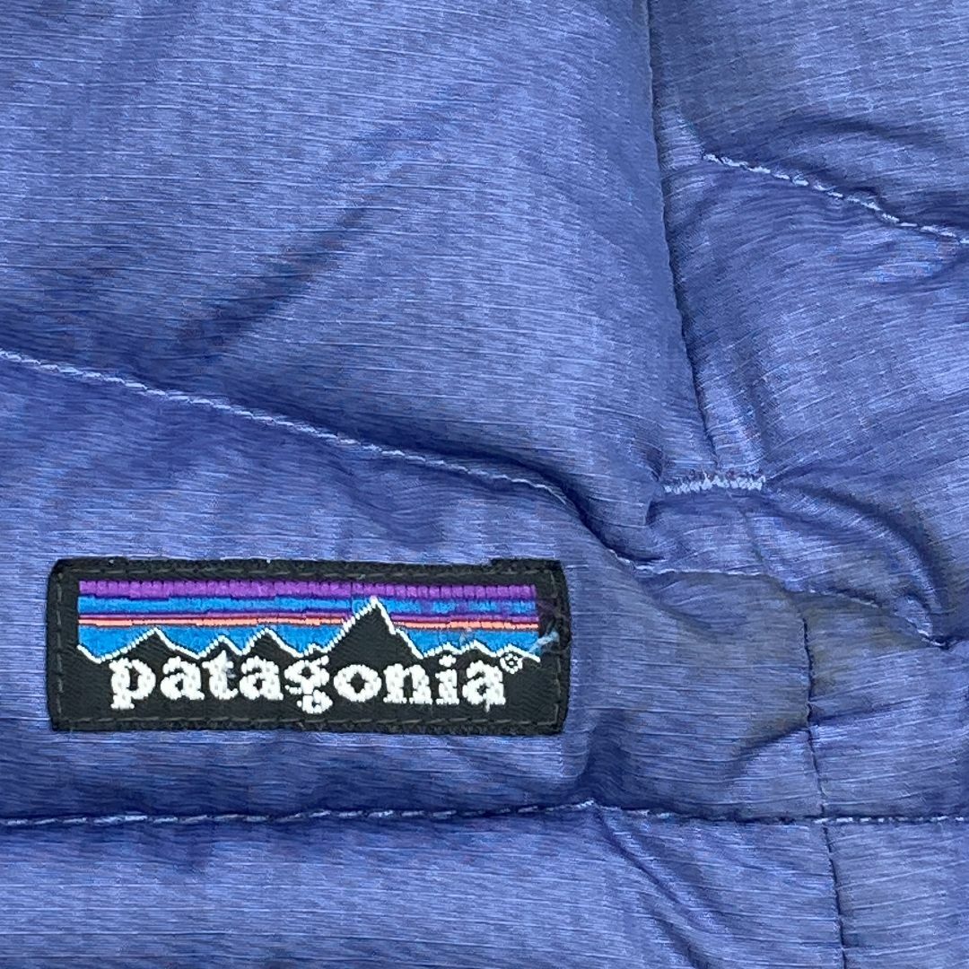 patagonia(パタゴニア)のpatagonia パタゴニア　ダウンジャケット　パープル レディースのジャケット/アウター(ダウンジャケット)の商品写真