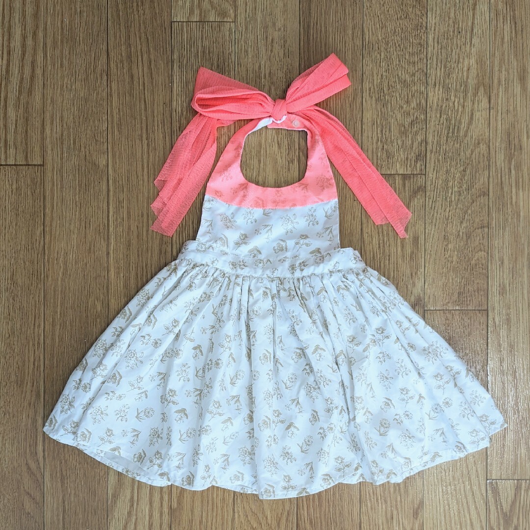 MARLMARL(マールマール)のMARLMARL　エプロン　ホワイトフラワー キッズ/ベビー/マタニティのキッズ服女の子用(90cm~)(ドレス/フォーマル)の商品写真