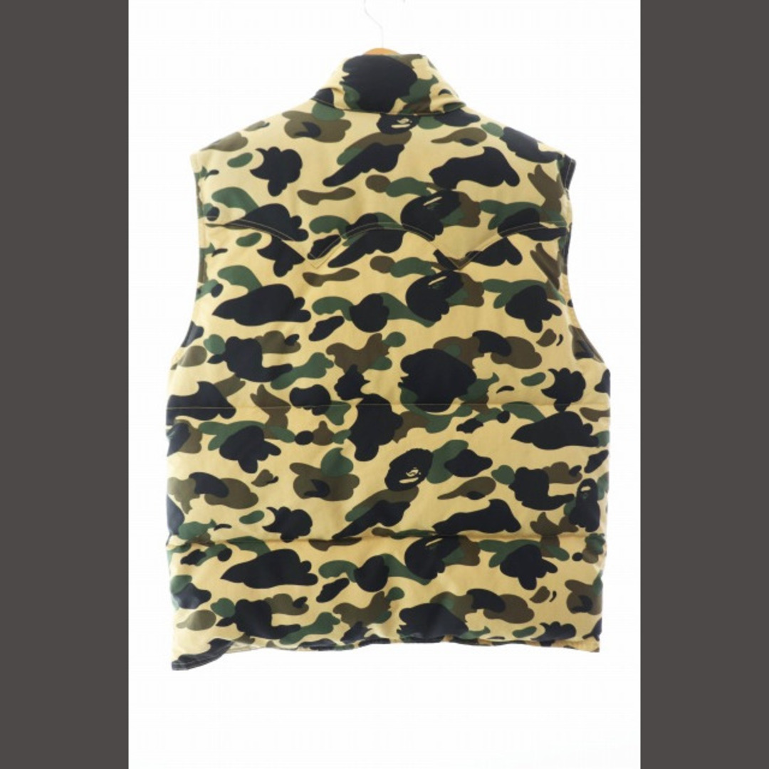 A BATHING APE(アベイシングエイプ)のアベイシングエイプ ファースト カモ柄 ダウン ベスト L イエロー ベージュ メンズのトップス(ベスト)の商品写真