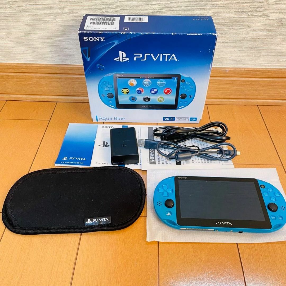 PlayStation Vita(プレイステーションヴィータ)のPlayStation Vita Wi-Fiモデル アクア・ブルー エンタメ/ホビーのゲームソフト/ゲーム機本体(家庭用ゲーム機本体)の商品写真