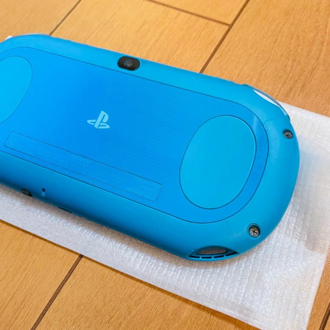 PlayStation Vita(プレイステーションヴィータ)のPlayStation Vita Wi-Fiモデル アクア・ブルー エンタメ/ホビーのゲームソフト/ゲーム機本体(家庭用ゲーム機本体)の商品写真