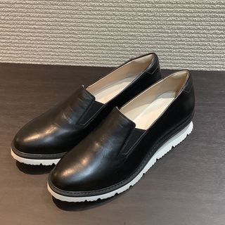 イッセイミヤケ(ISSEY MIYAKE)のイッセイミヤケ ISSEY MIYAKE スリップオン シューズ 黒26cm(スリッポン/モカシン)