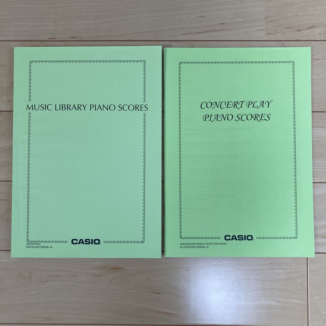 CASIO(カシオ)のカシオ　ピアノ　楽譜　2冊セット 楽器のスコア/楽譜(クラシック)の商品写真