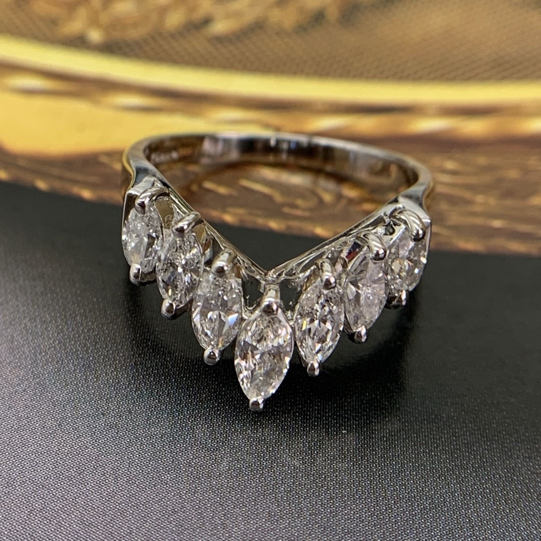Pt900 ダイヤモンド　1.08 V字　リング　指輪 レディースのアクセサリー(リング(指輪))の商品写真