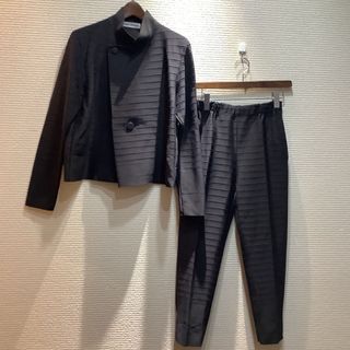 ISSEY MIYAKE - イッセイミヤケ ISSEY MIYAKE セットアップ スーツ 黒【2/1】