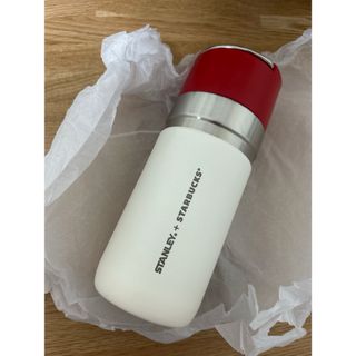 スターバックスコーヒー(Starbucks Coffee)の韓国　スタバ　スタンレー　ゴー　500ml ホワイト　レッド　バイカラー(タンブラー)