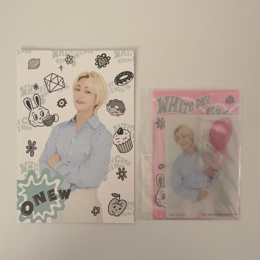 SHINee(シャイニー)のオニュ 2点セット エンタメ/ホビーのタレントグッズ(アイドルグッズ)の商品写真