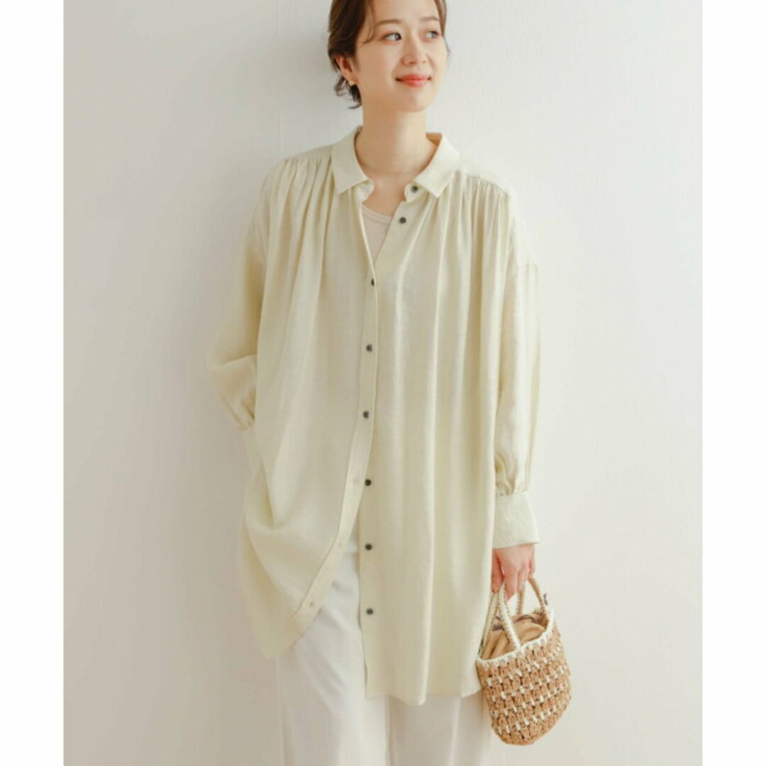 URBAN RESEARCH DOORS(アーバンリサーチドアーズ)の【IVORY】ギャザーチュニックシャツ レディースのトップス(シャツ/ブラウス(長袖/七分))の商品写真