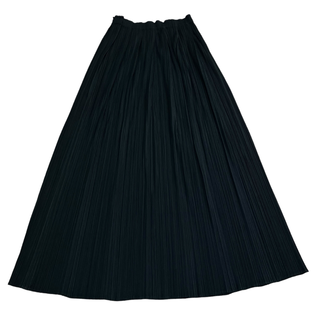 PLEATS PLEASE ISSEY MIYAKE(プリーツプリーズイッセイミヤケ)の美品 プリーツプリーズ フレア タック入り スカート 黒 サイズ5 レディースのスカート(ロングスカート)の商品写真