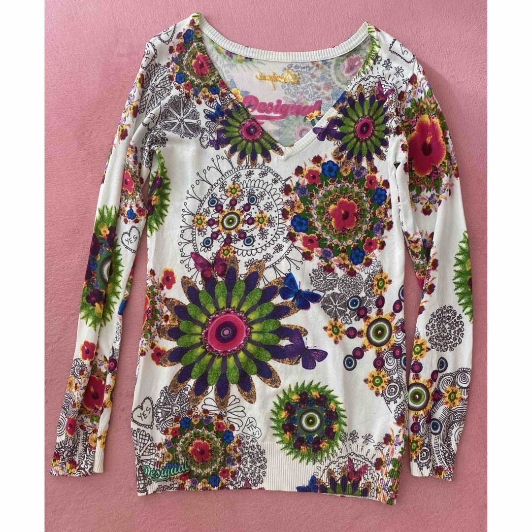 DESIGUAL(デシグアル)のデジグアル　レーヨンVネックトップス レディースのトップス(シャツ/ブラウス(長袖/七分))の商品写真