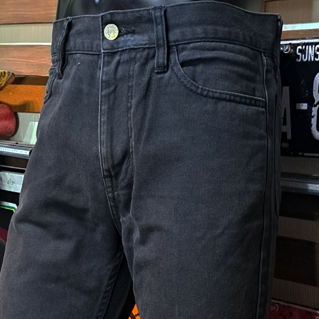XLARGE(エクストララージ)のエクストララージ　ストレート　ブラックデニム　32インチ　ブラック メンズのパンツ(デニム/ジーンズ)の商品写真