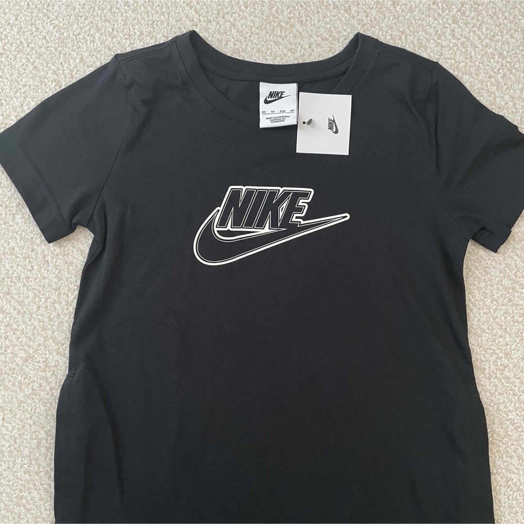 NIKE(ナイキ)の【定価4400円】NIKE ロゴ 半袖 Tシャツ ワンピース 黒 キッズ 130 キッズ/ベビー/マタニティのキッズ服女の子用(90cm~)(ワンピース)の商品写真