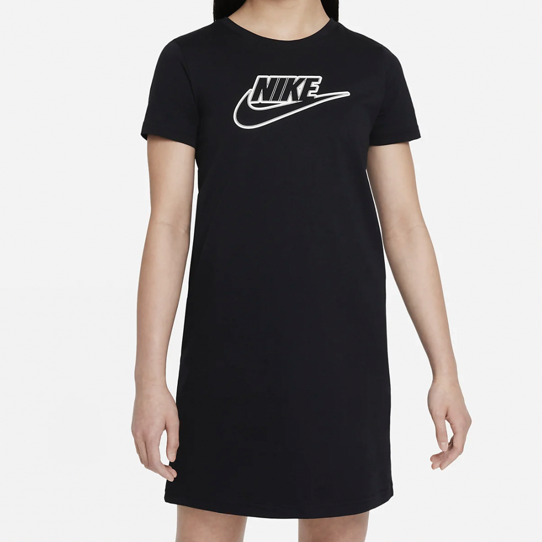 NIKE(ナイキ)の【定価4400円】NIKE ロゴ 半袖 Tシャツ ワンピース 黒 キッズ 130 キッズ/ベビー/マタニティのキッズ服女の子用(90cm~)(ワンピース)の商品写真