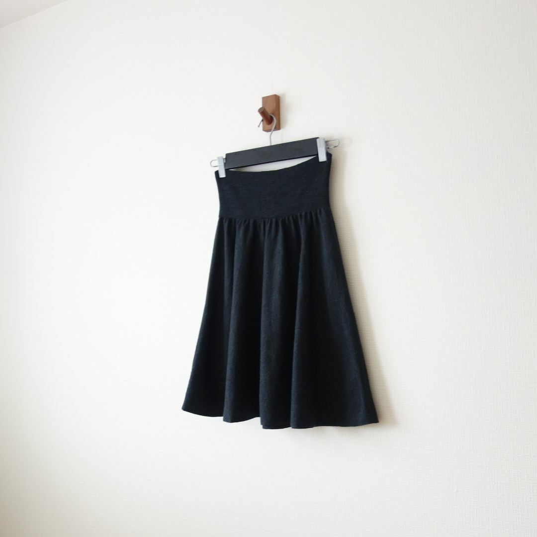 ICB(アイシービー)のICB/ニットフレアスカート レディースのスカート(ひざ丈スカート)の商品写真