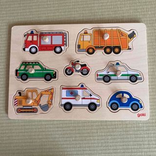 美品　型はめ　木製パズル　goki 車　(知育玩具)