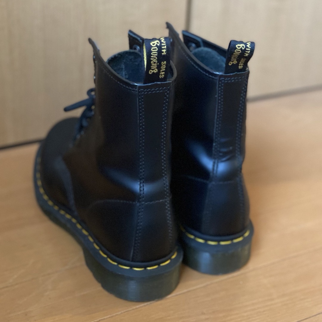 Dr.Martens(ドクターマーチン)のドクターマーチン 8ホールブーツ 11821 ショート レザー 黒 UK6 レディースの靴/シューズ(ブーツ)の商品写真