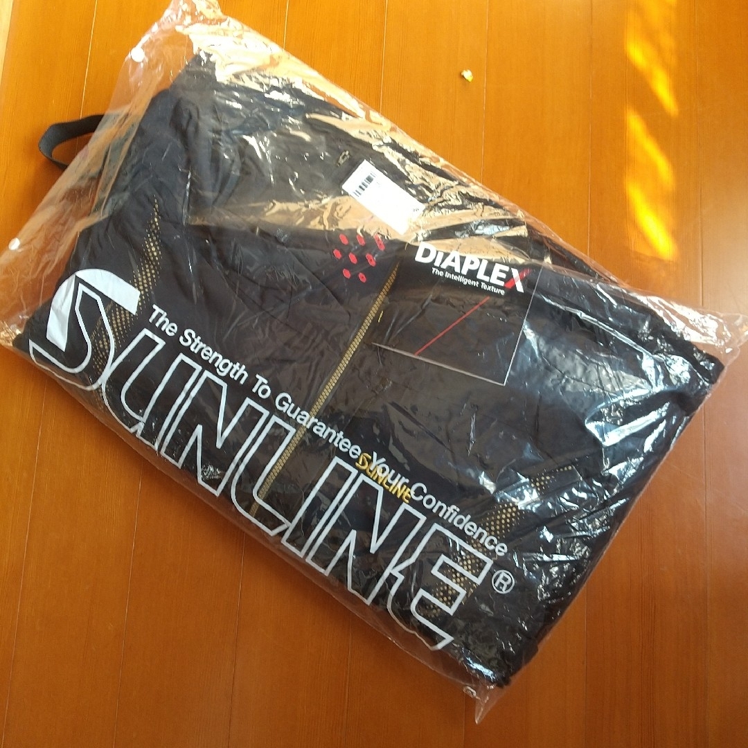 SUNLINE(サンライン)の新品未使用、サンラインD IA PLE Xウォームアップスーツ L L スポーツ/アウトドアのフィッシング(ウエア)の商品写真