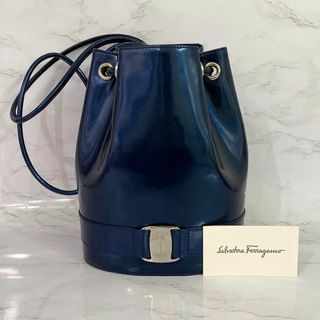 サルヴァトーレフェラガモ(Salvatore Ferragamo)のフェラガモ Ferragamo リュックサック ヴァラリボン ネイビー(リュック/バックパック)