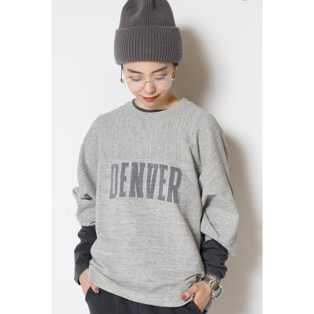 L'Appartement DEUXIEME CLASSE(アパルトモンドゥーズィエムクラス)のレミレリーフ　DENVER FOOT BALL Tシャツ レディースのトップス(シャツ/ブラウス(長袖/七分))の商品写真