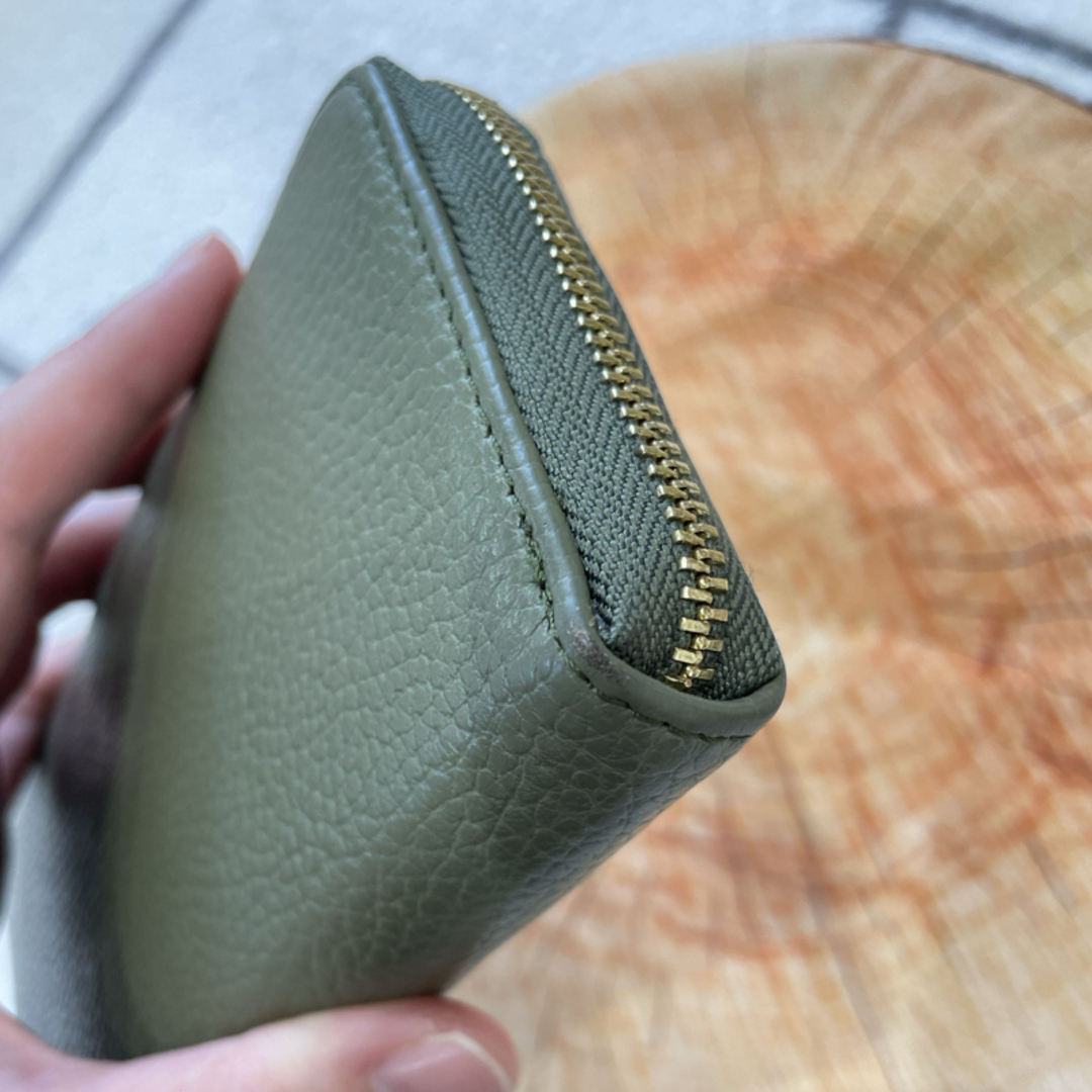 MURA(ムラ)のMURA 長財布　緑色　スリム設計　スキミング防止 レディースのファッション小物(財布)の商品写真