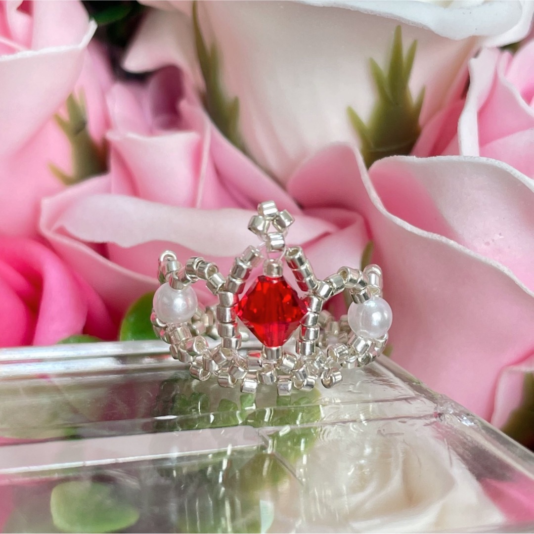ビーズリング ティアラ 王冠 プリンセス シルバー ビーズアクセサリー ハンドメイドのアクセサリー(リング)の商品写真