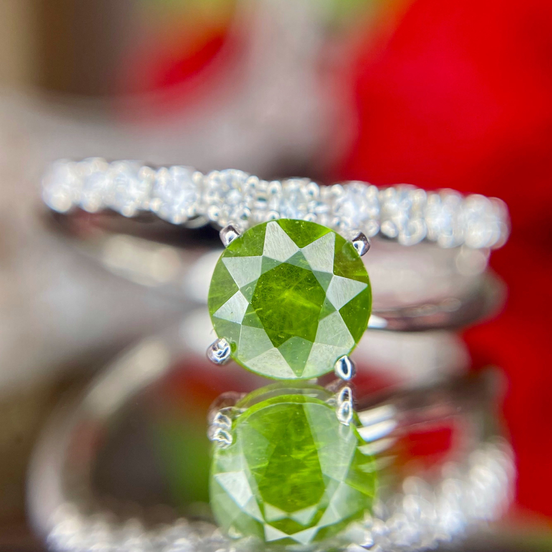 天然非加熱 デマントイドガーネット ダイヤモンド ホーステール 計0.77ct レディースのアクセサリー(リング(指輪))の商品写真