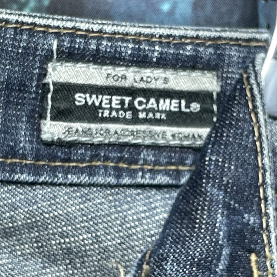 SweetCamel(スウィートキャメル)のSWEET CAMEL スウィートキャメル ブーツカット デニムパンツ レディースのパンツ(デニム/ジーンズ)の商品写真