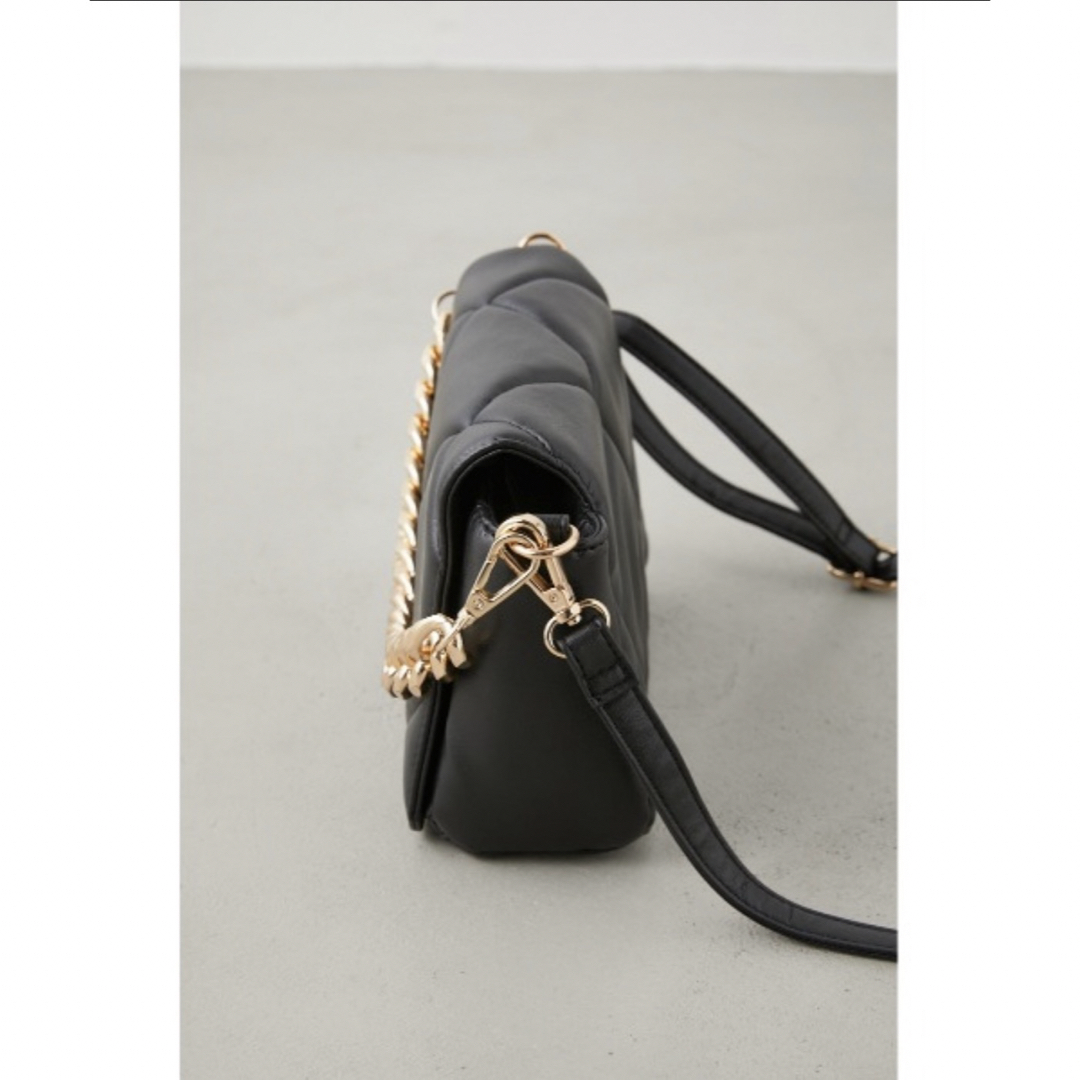 AZUL by moussy(アズールバイマウジー)のQUILTED CHAIN BAG / キルティングチェーンバッグ レディースのバッグ(ショルダーバッグ)の商品写真