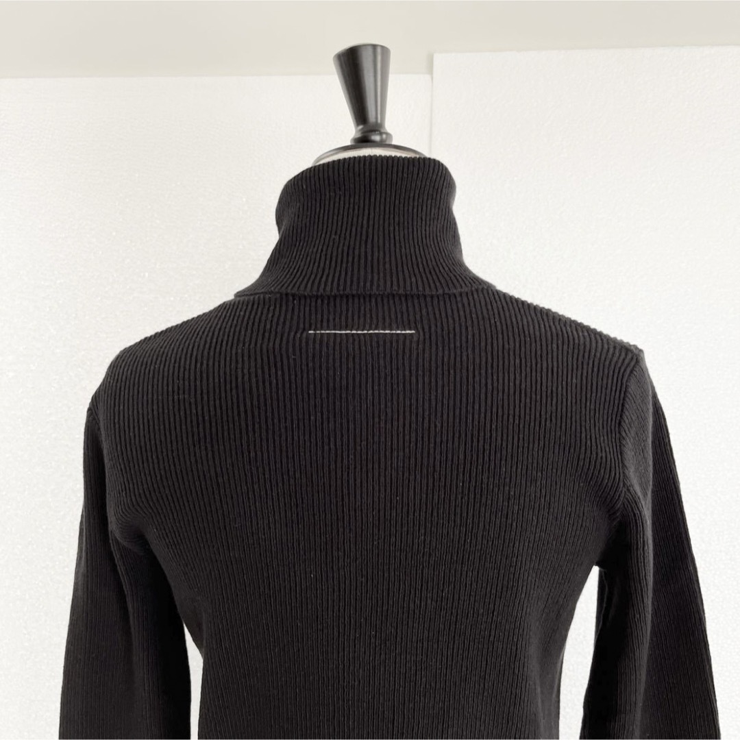 MM6(エムエムシックス)のMM6 Maison Margielaマルジェラ　ロゴ入りニット　セーター　S黒 レディースのトップス(ニット/セーター)の商品写真