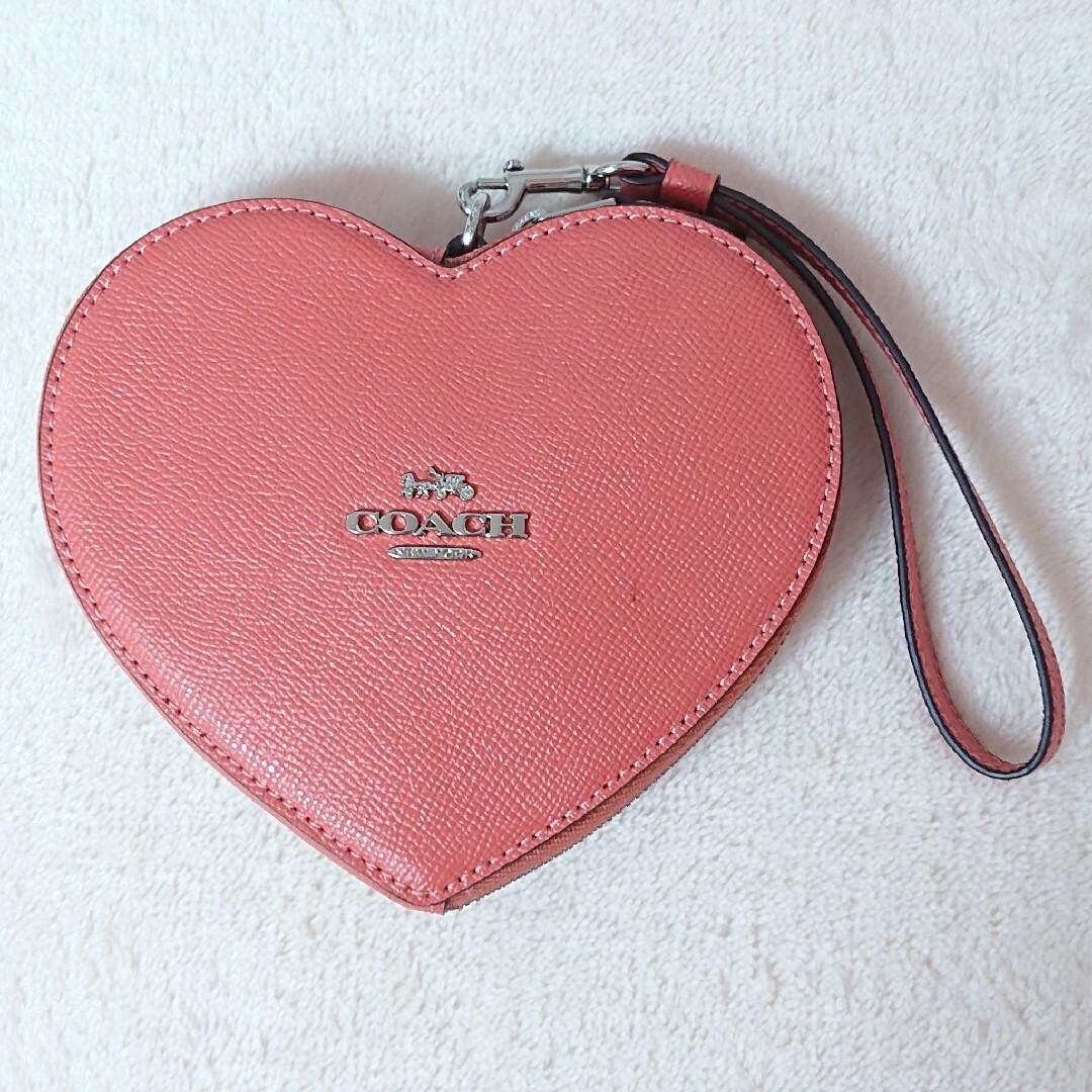 COACH(コーチ)のcoach　コーチ　リストレット　ポーチ　ハート レディースのファッション小物(ポーチ)の商品写真