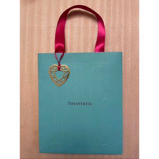 ティファニー(Tiffany & Co.)のティファニー 2024 ホワイトデー 限定 紙袋 チャーム ハート ピンク①(その他)