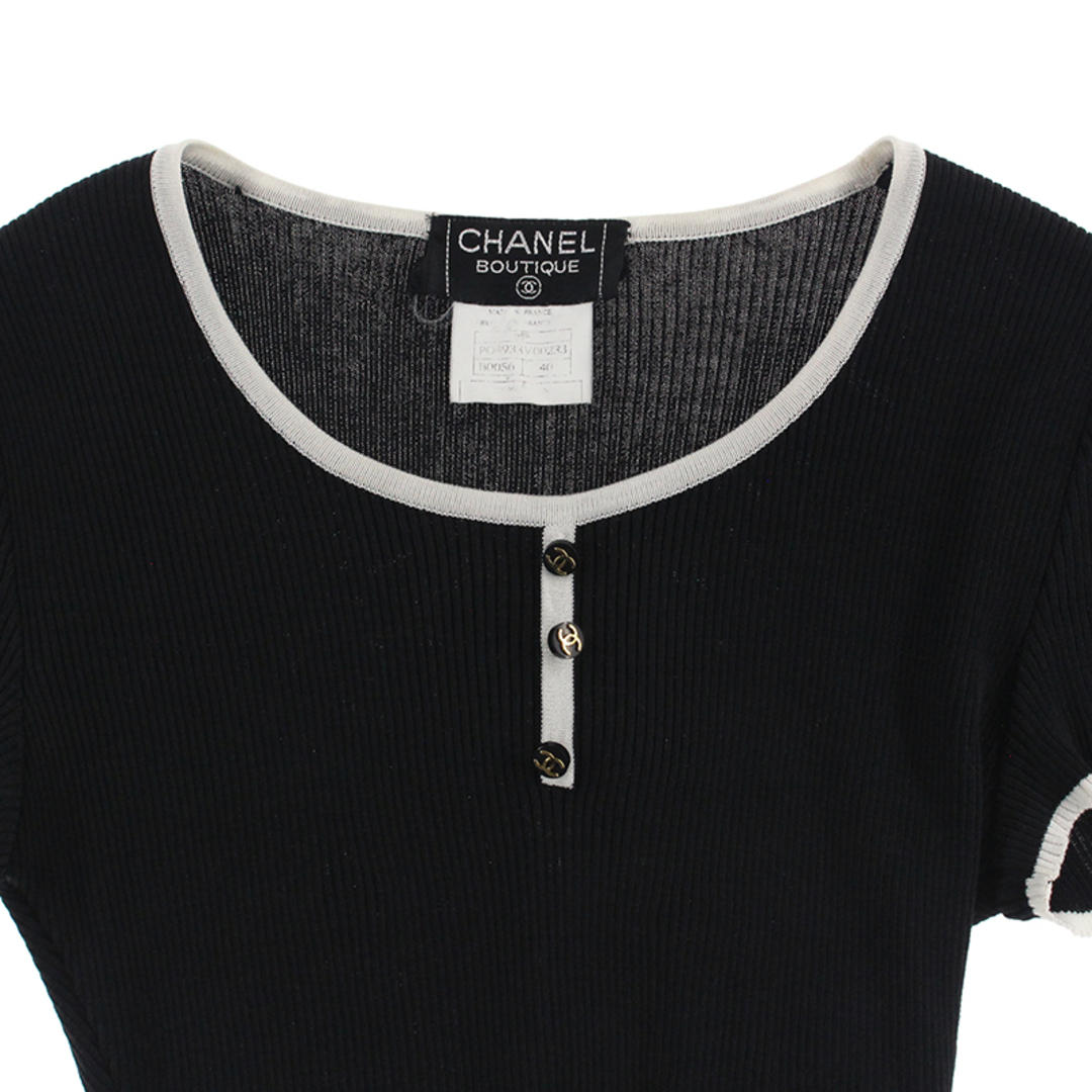 CHANEL(シャネル)のシャネル CHANEL ココボタン チビ丈 クロップド丈 ニット カットソー レディースのトップス(Tシャツ(半袖/袖なし))の商品写真