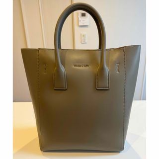 チャールズアンドキース(Charles and Keith)のCHARLES & KEITH ボウトートバッグ (トートバッグ)