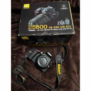 ニコン(Nikon)のNikon D5600 18-140 VRレンズキット ＋AF-P 70-300(デジタル一眼)