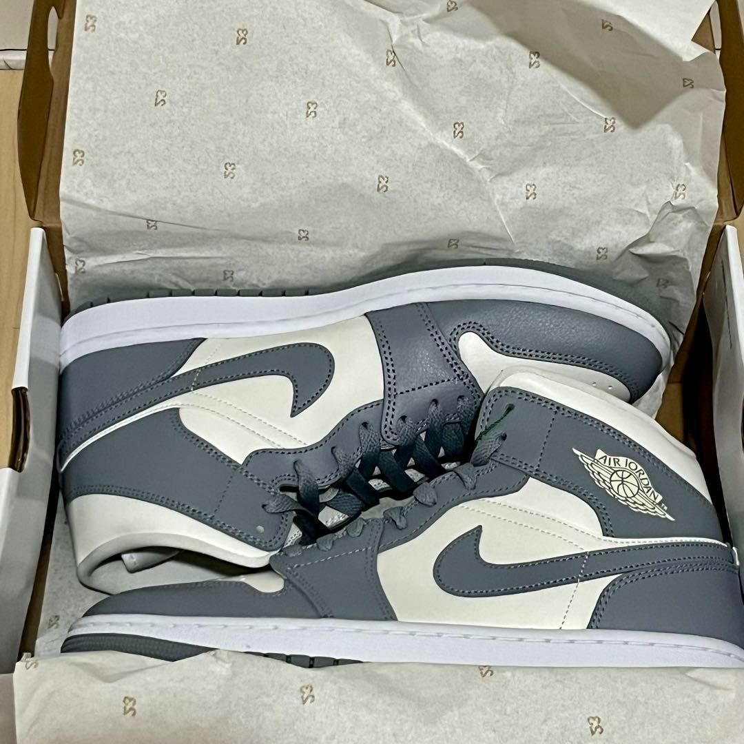 Jordan Brand（NIKE）(ジョーダン)の【新品25.5】Nike Air Jordan 1 Mid Grey/Sail レディースの靴/シューズ(スニーカー)の商品写真