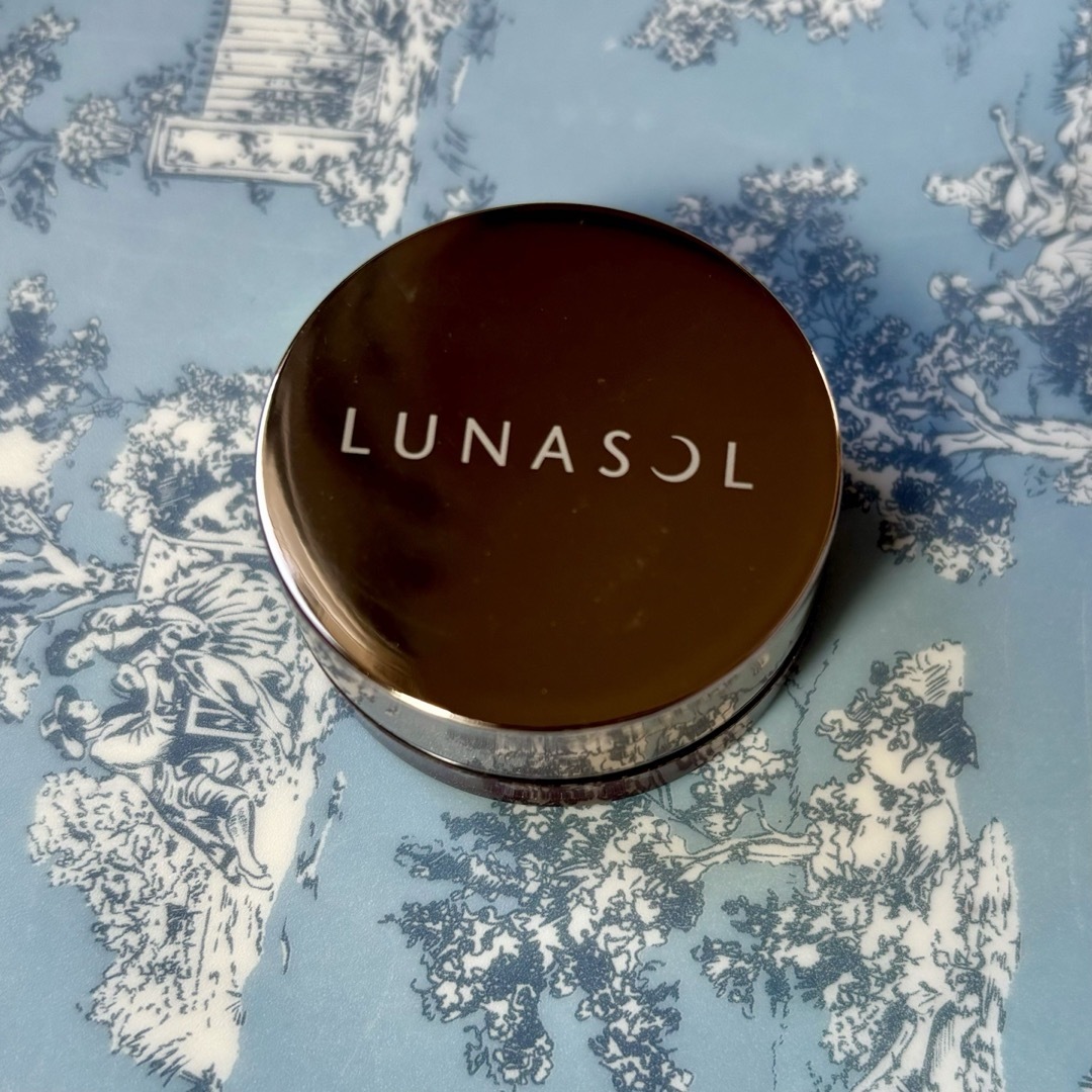 LUNASOL(ルナソル)のルナソル スキニーカラーグロウ ジュニパーベリー コスメ/美容のベースメイク/化粧品(チーク)の商品写真