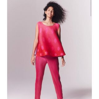 プリーツプリーズイッセイミヤケ(PLEATS PLEASE ISSEY MIYAKE)のプリーツプリーズ　ピンク　バウンストップス(カットソー(半袖/袖なし))