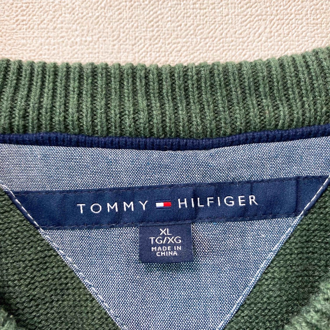 TOMMY HILFIGER(トミーヒルフィガー)のトミーヒルフィガー　ニット　セーター　無地　刺繍ロゴ　緑色　男女兼用　XLサイズ メンズのトップス(ニット/セーター)の商品写真