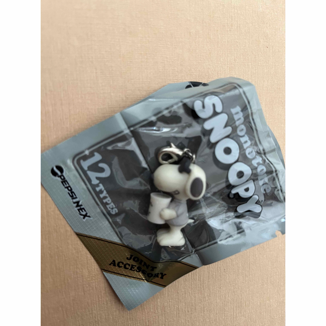 SNOOPY(スヌーピー)のSNOOPY スヌーピー　モノトーン　ジョイントアクセサリー　ペプシ　おまけ　 エンタメ/ホビーのおもちゃ/ぬいぐるみ(キャラクターグッズ)の商品写真