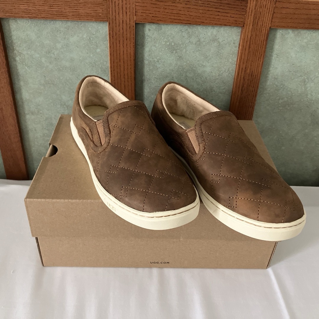 UGG - アグ スニーカー スリッポン 23の通販 by shop|アグなら UGG - アグ スニーカー スリッポン 23の通販 by shop|アグなら