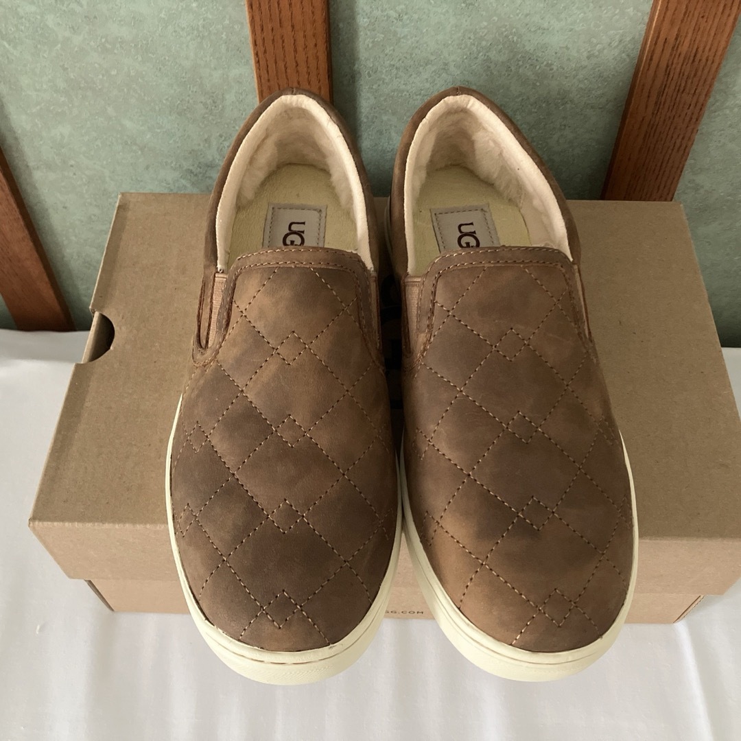 UGG - アグ スニーカー スリッポン 23の通販 by shop|アグなら UGG - アグ スニーカー スリッポン 23の通販 by shop|アグなら