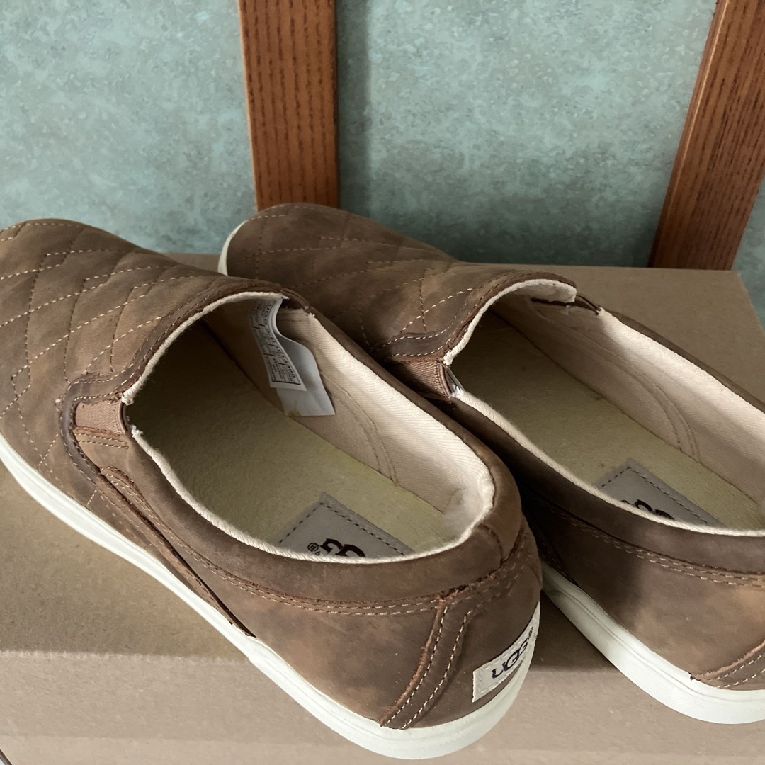 UGG - アグ スニーカー スリッポン 23の通販 by shop|アグなら UGG - アグ スニーカー スリッポン 23の通販 by shop|アグなら