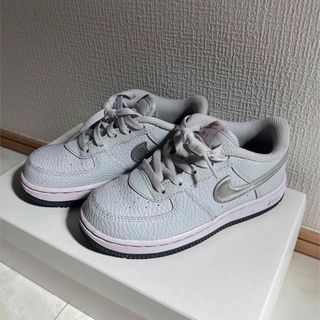 ナイキ(NIKE)のNIKE キッズ　AIR FORCE1(スニーカー)