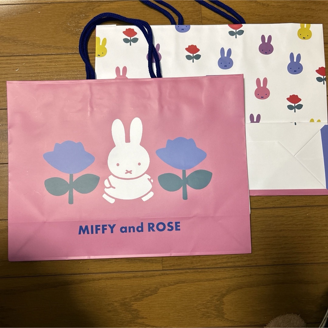 miffy(ミッフィー)の【新品】ミッフィー　ブルーナフェア　ノベルティ　ショッパー　2枚セット エンタメ/ホビーのおもちゃ/ぬいぐるみ(キャラクターグッズ)の商品写真