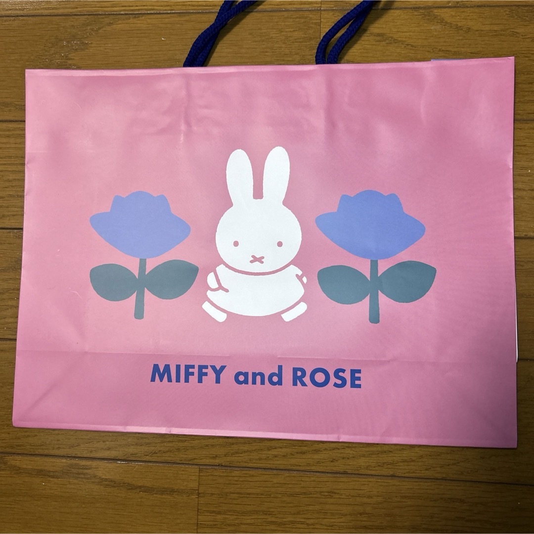 miffy(ミッフィー)の【新品】ミッフィー　ブルーナフェア　ノベルティ　ショッパー　2枚セット エンタメ/ホビーのおもちゃ/ぬいぐるみ(キャラクターグッズ)の商品写真