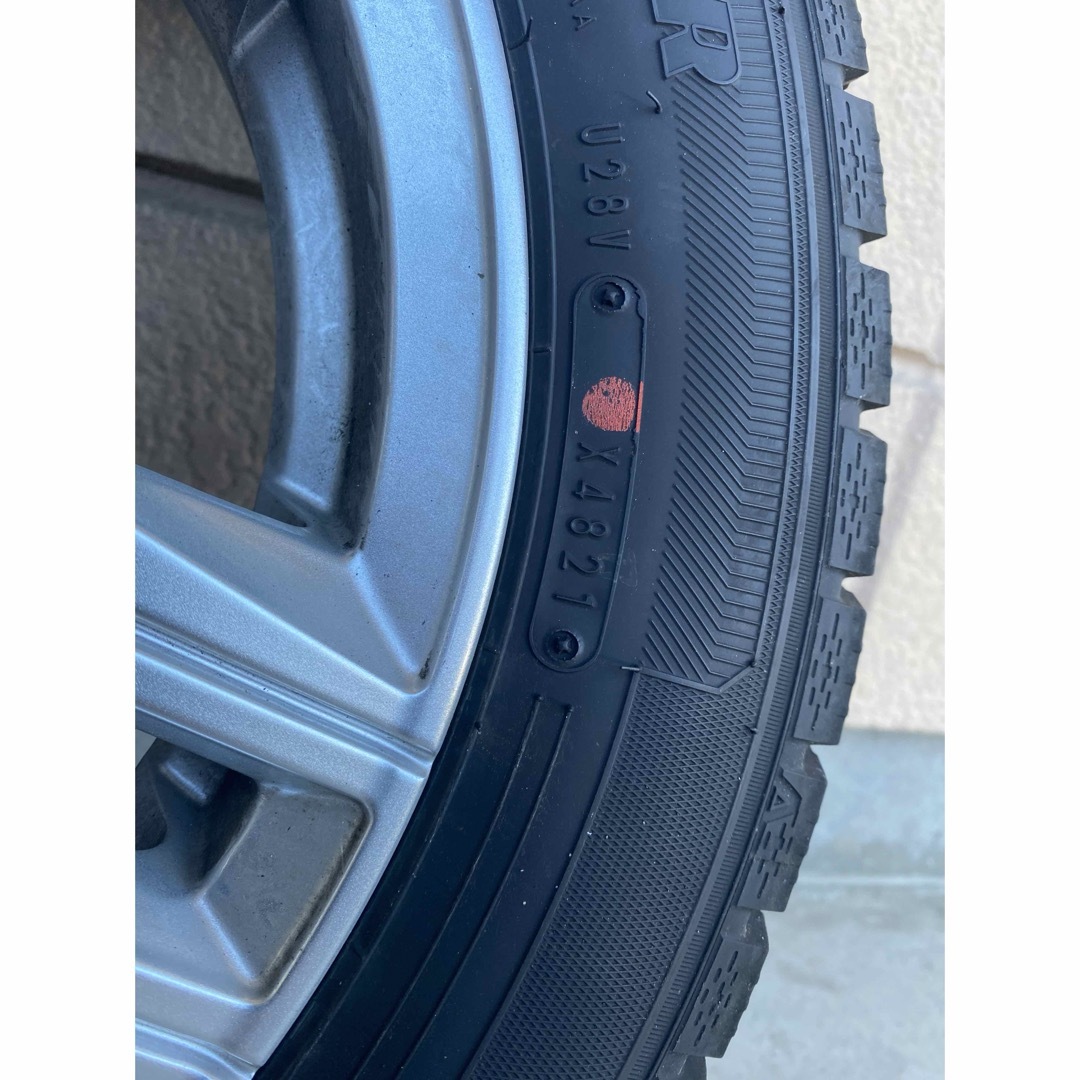 Goodyear(グッドイヤー)のスタッドレスタイヤ グッドイヤー アイスナビ 155/65R/14 自動車/バイクの自動車(タイヤ・ホイールセット)の商品写真